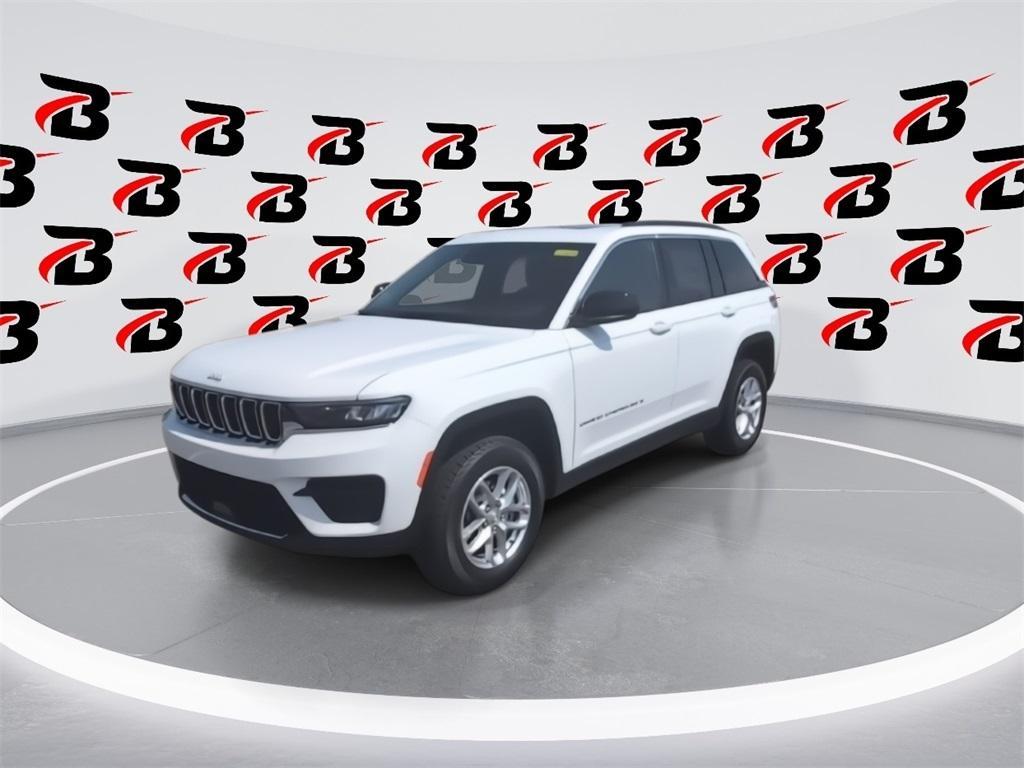 new 2025 Jeep Grand Cherokee car, priced at $31,998