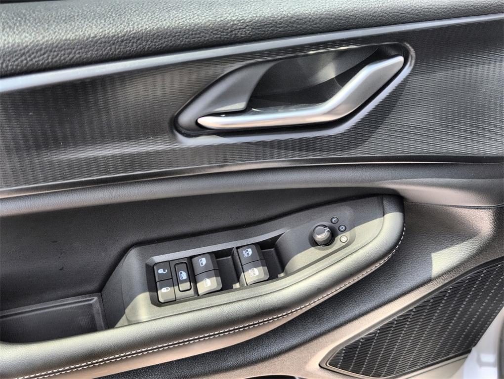 new 2025 Jeep Grand Cherokee car, priced at $31,998