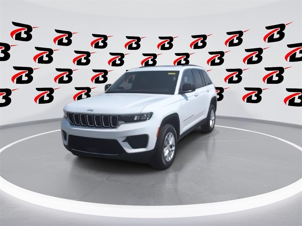new 2025 Jeep Grand Cherokee car, priced at $31,998