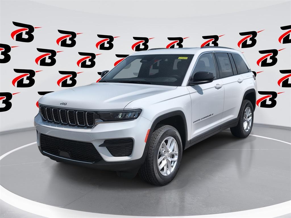 new 2025 Jeep Grand Cherokee car, priced at $31,998