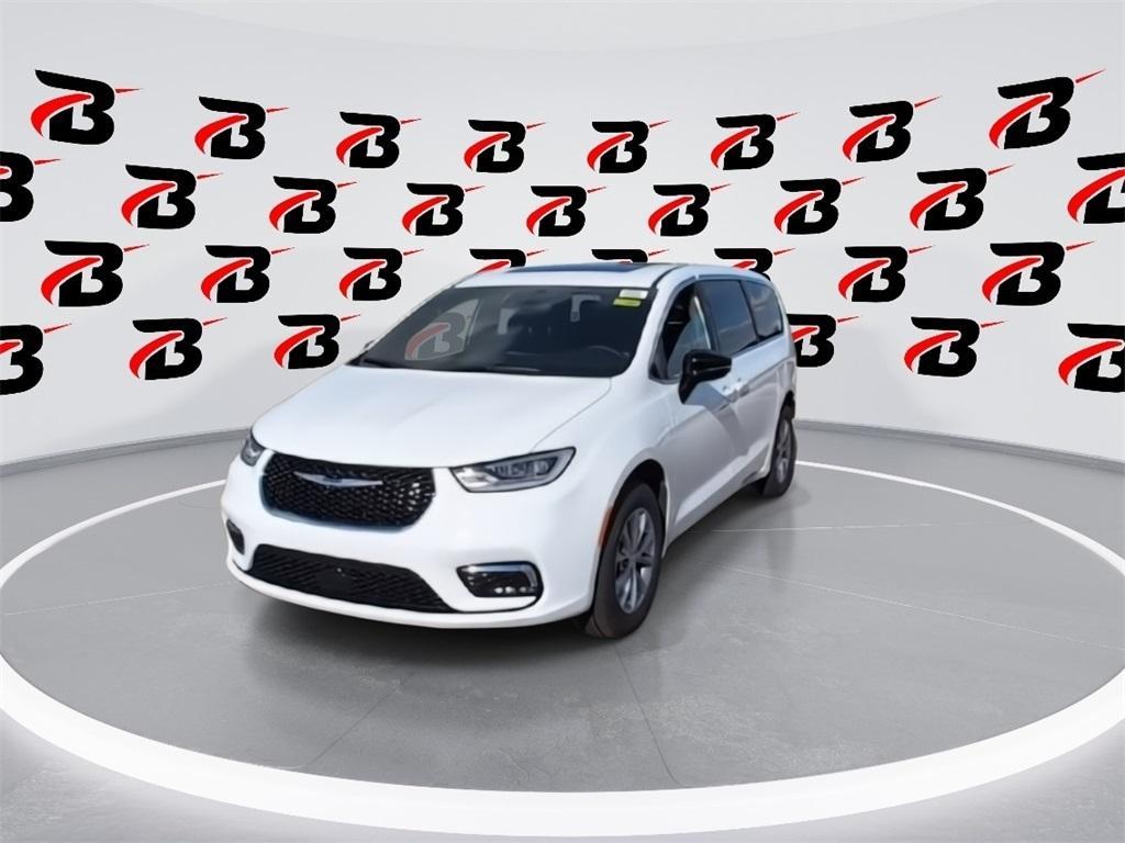 new 2026 Chrysler Pacifica car, priced at $45,101