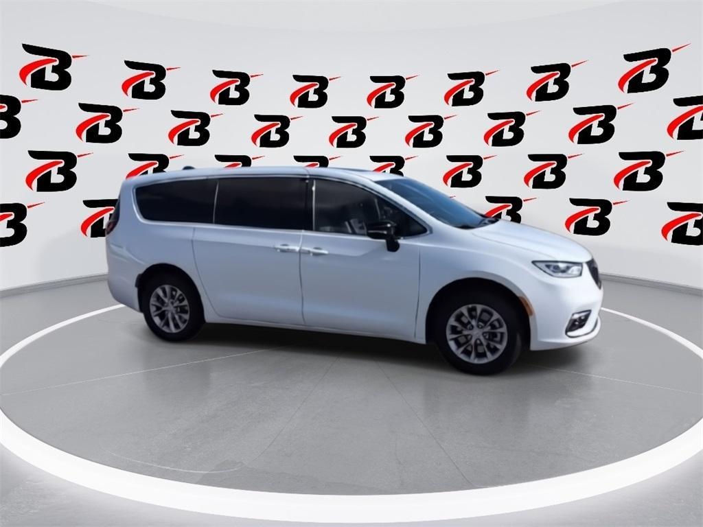new 2026 Chrysler Pacifica car, priced at $45,101