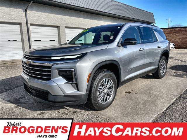 used 2025 Chevrolet Traverse car, priced at $34,495