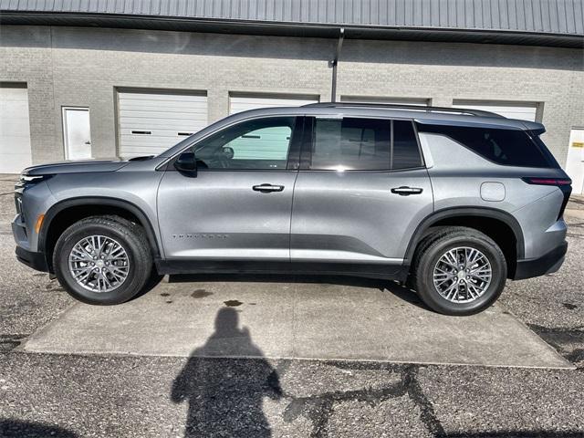 used 2025 Chevrolet Traverse car, priced at $34,495