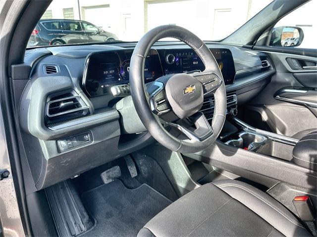 used 2025 Chevrolet Traverse car, priced at $34,495