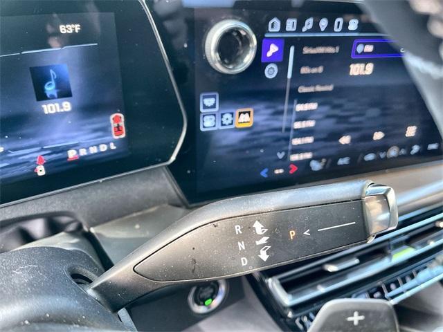 used 2025 Chevrolet Traverse car, priced at $34,495