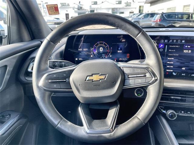 used 2025 Chevrolet Traverse car, priced at $34,495