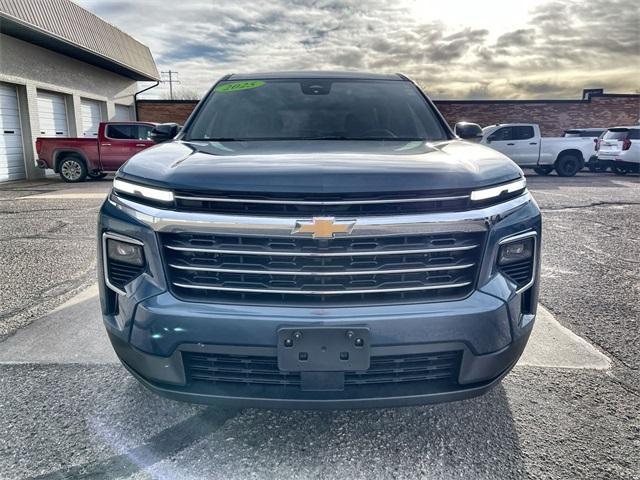 used 2025 Chevrolet Traverse car, priced at $35,495