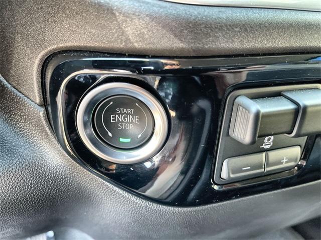 used 2025 GMC Sierra 1500 car, priced at $44,225