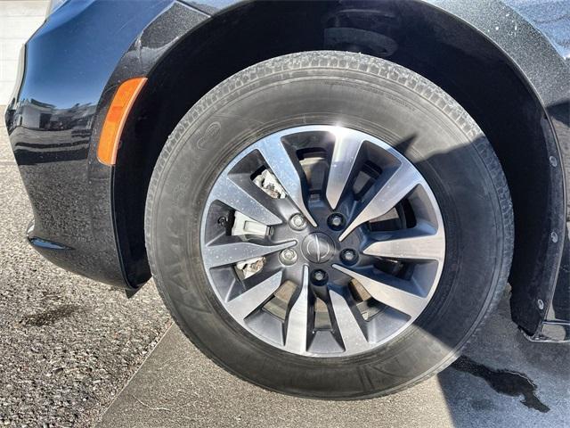 used 2024 Chrysler Pacifica Hybrid car, priced at $29,495