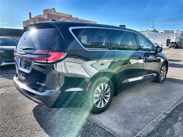 used 2024 Chrysler Pacifica Hybrid car, priced at $29,495