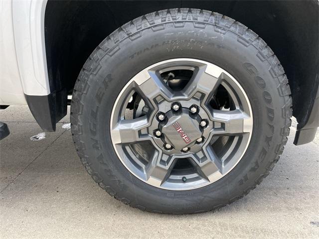 new 2025 GMC Sierra 2500 car, priced at $70,573