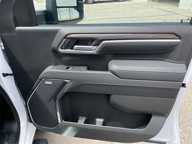 new 2025 GMC Sierra 2500 car, priced at $70,573