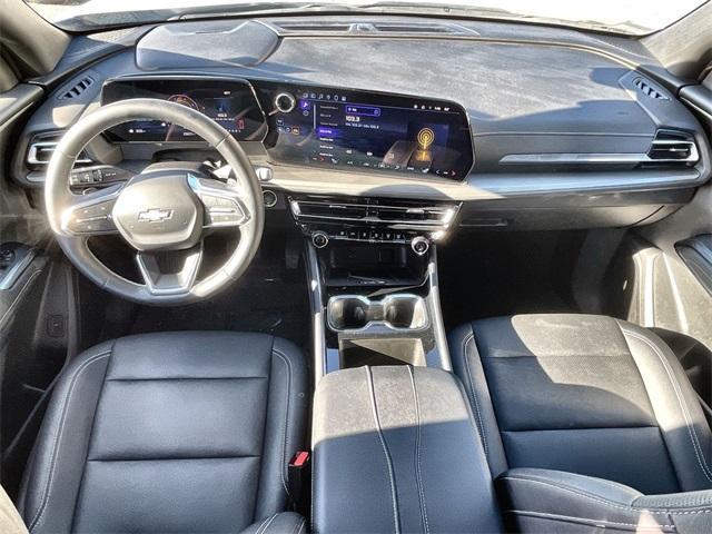 used 2025 Chevrolet Traverse car, priced at $35,495