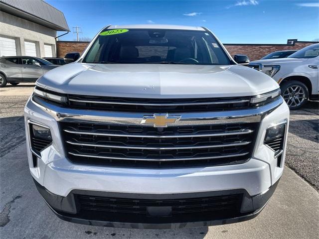 used 2025 Chevrolet Traverse car, priced at $35,495