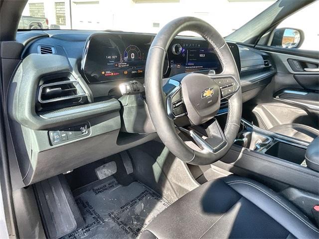 used 2025 Chevrolet Traverse car, priced at $35,495