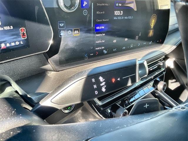 used 2025 Chevrolet Traverse car, priced at $35,495