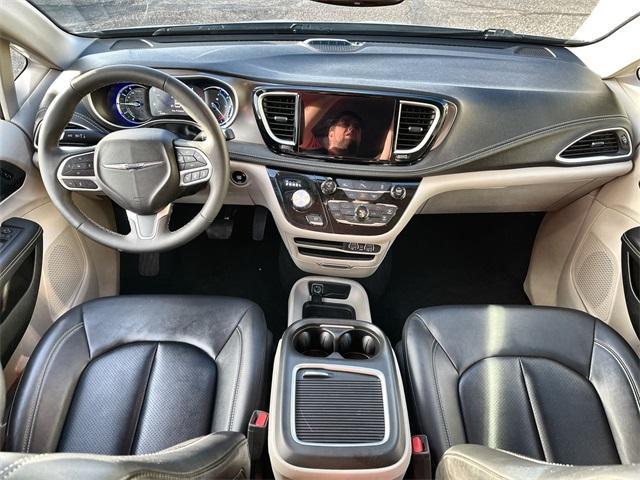 used 2024 Chrysler Pacifica Hybrid car, priced at $29,495