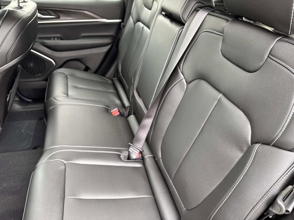 new 2026 Jeep Grand Cherokee car, priced at $50,509