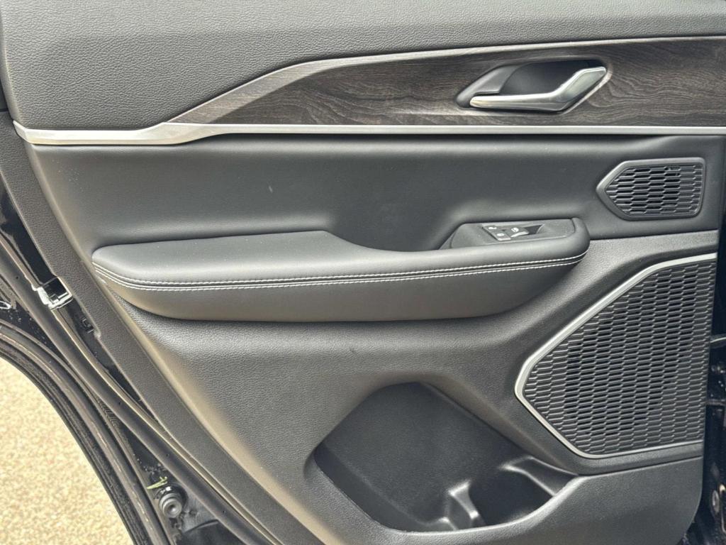 new 2026 Jeep Grand Cherokee car, priced at $50,509
