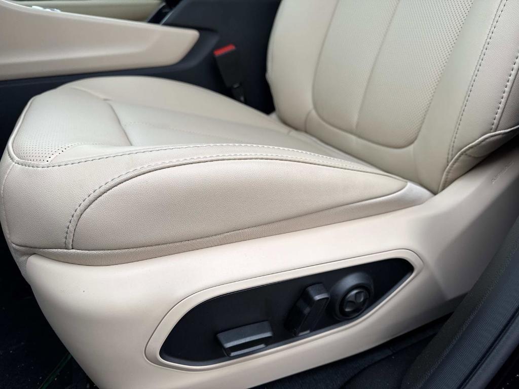 new 2026 Jeep Grand Cherokee car, priced at $51,924