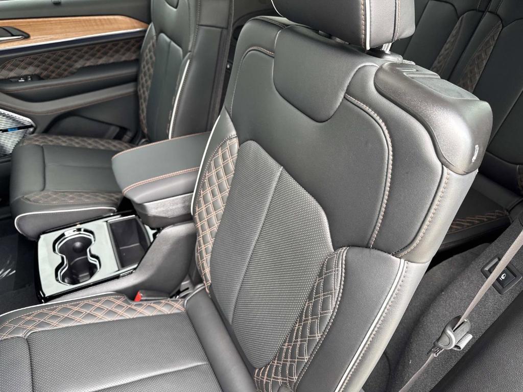 new 2026 Jeep Grand Cherokee L car, priced at $63,126