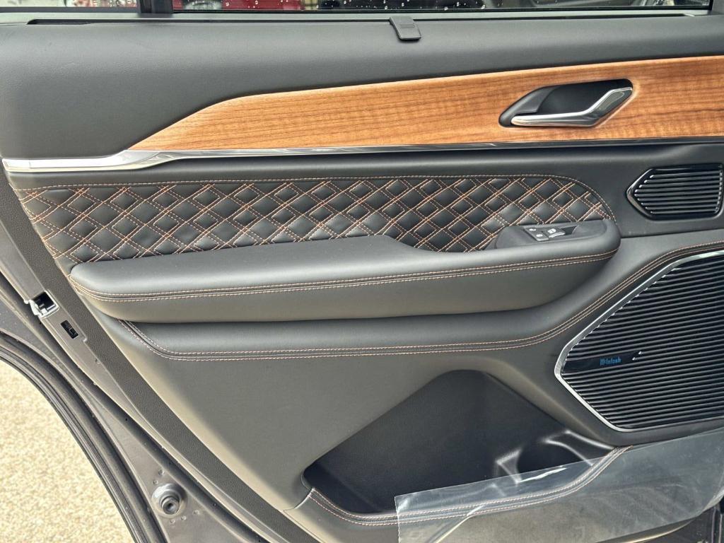 new 2026 Jeep Grand Cherokee L car, priced at $63,126