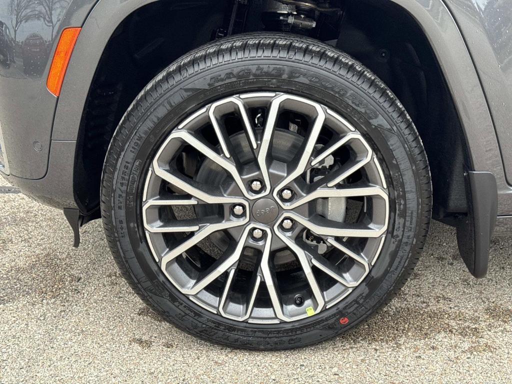new 2026 Jeep Grand Cherokee L car, priced at $63,126