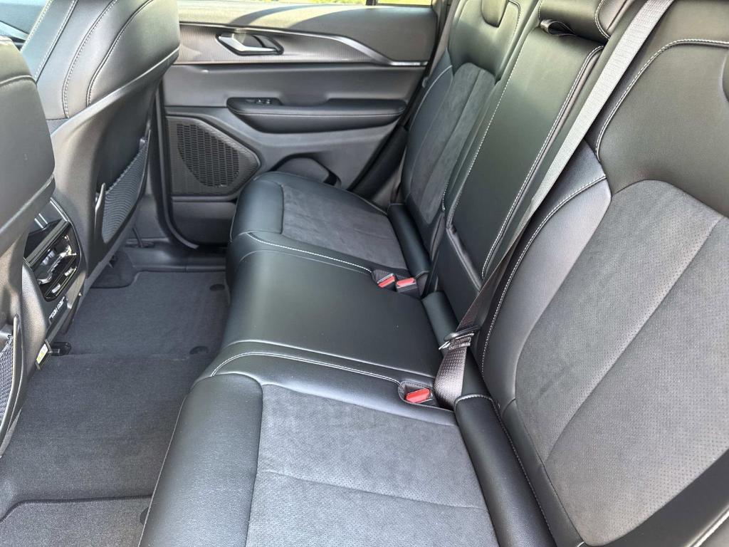 new 2025 Jeep Grand Cherokee car, priced at $39,510