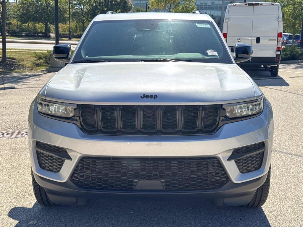 new 2025 Jeep Grand Cherokee car, priced at $39,510