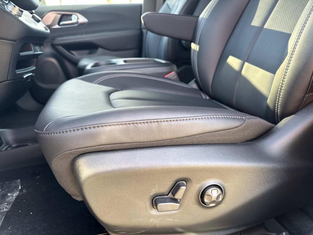 new 2026 Chrysler Pacifica car, priced at $46,809