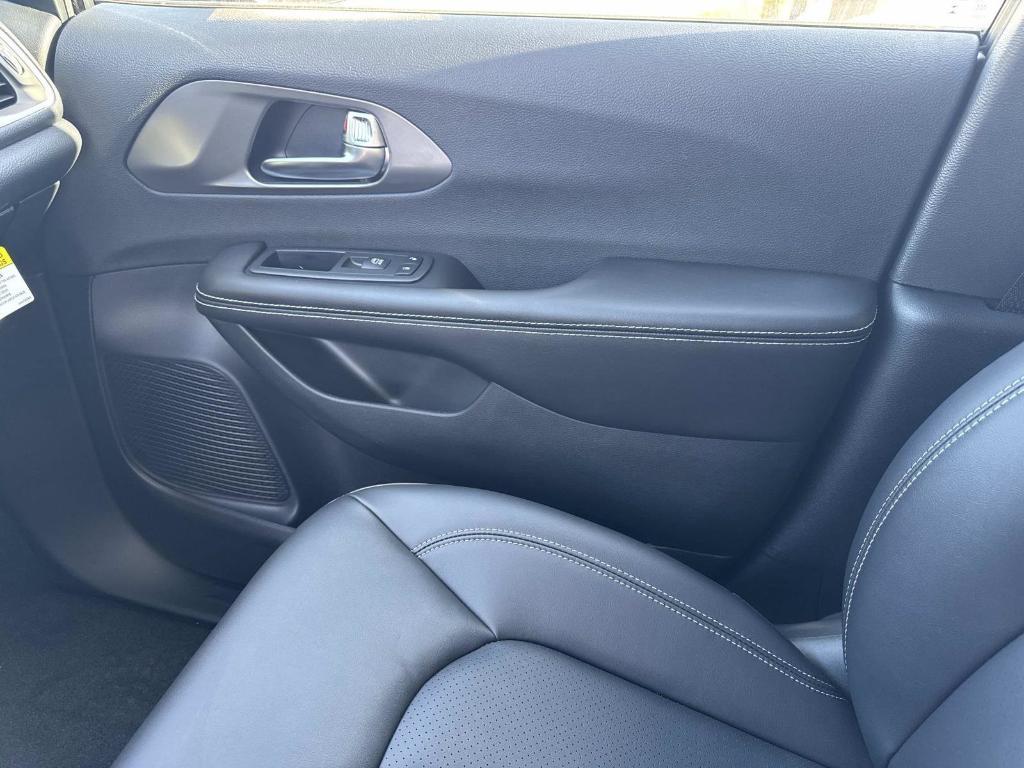 new 2026 Chrysler Pacifica car, priced at $46,809