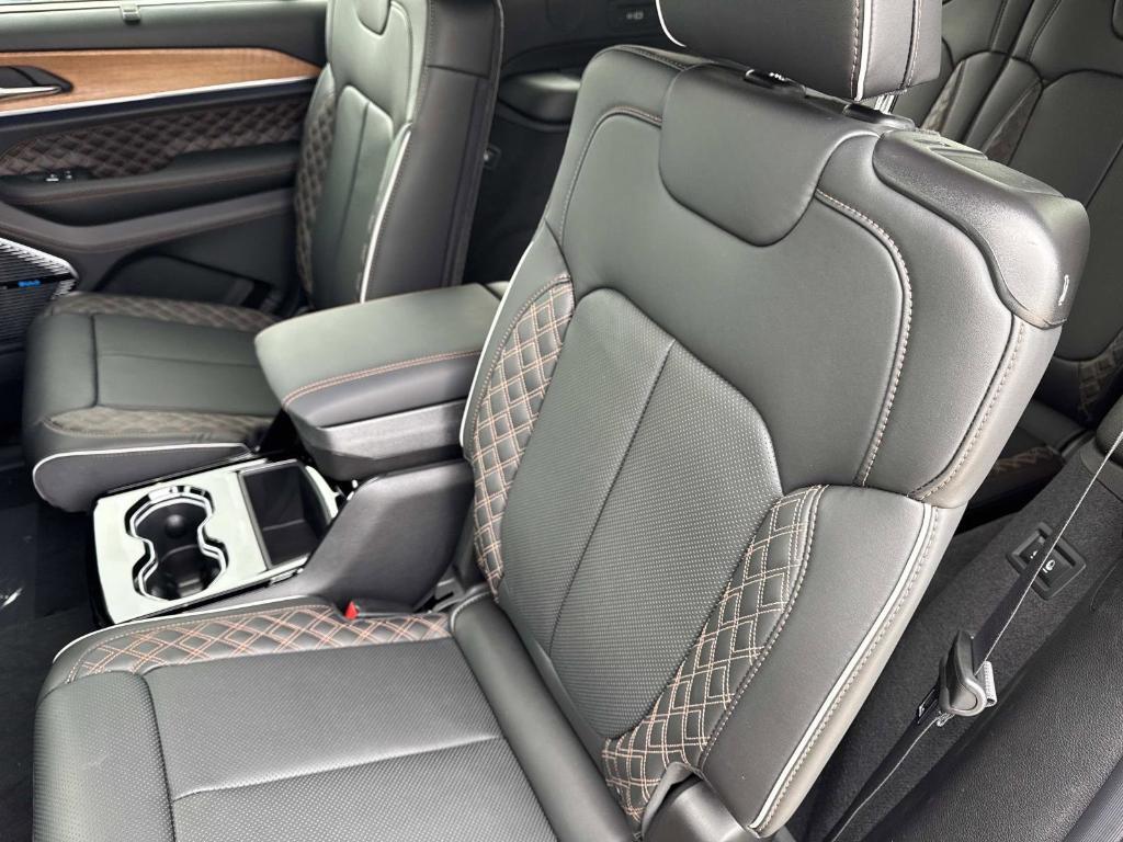 new 2026 Jeep Grand Cherokee L car, priced at $65,001