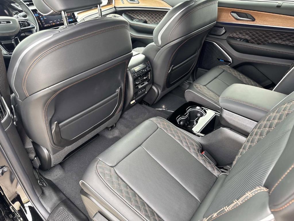 new 2026 Jeep Grand Cherokee L car, priced at $65,001