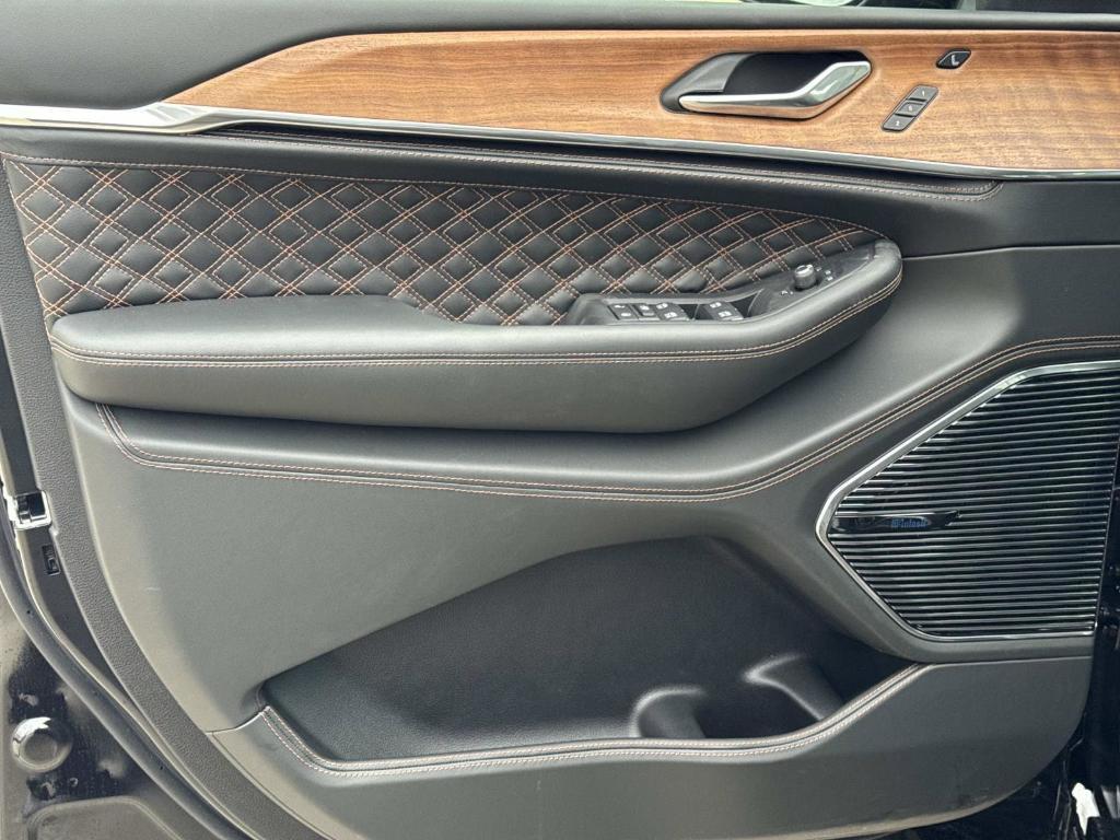 new 2026 Jeep Grand Cherokee L car, priced at $65,001