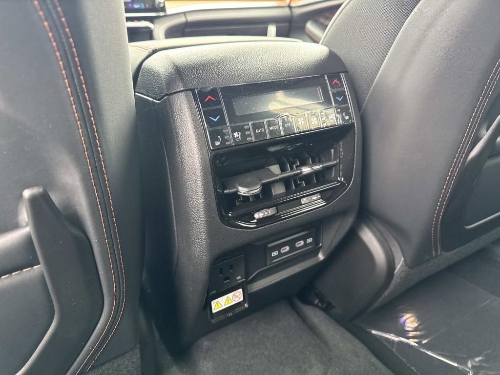 new 2026 Jeep Grand Cherokee L car, priced at $65,001