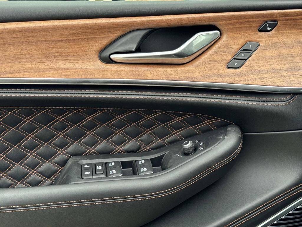 new 2026 Jeep Grand Cherokee L car, priced at $65,001