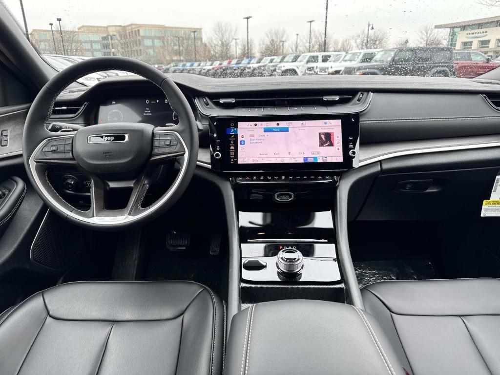 new 2026 Jeep Grand Cherokee car, priced at $47,984