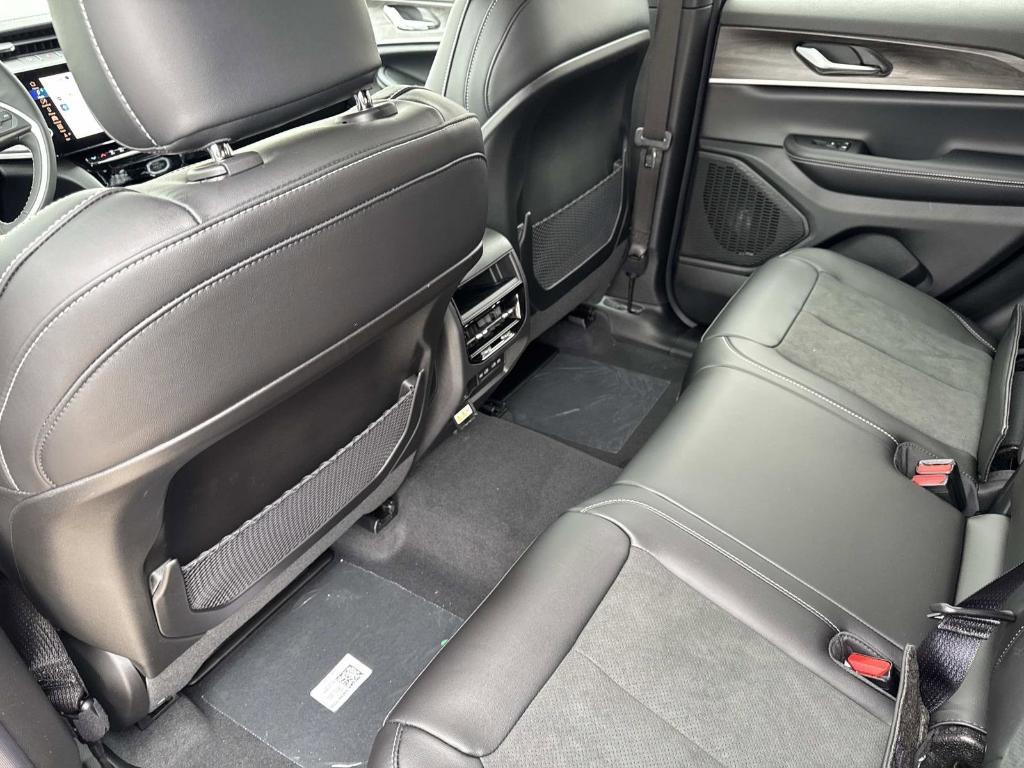 new 2026 Jeep Grand Cherokee car, priced at $47,424