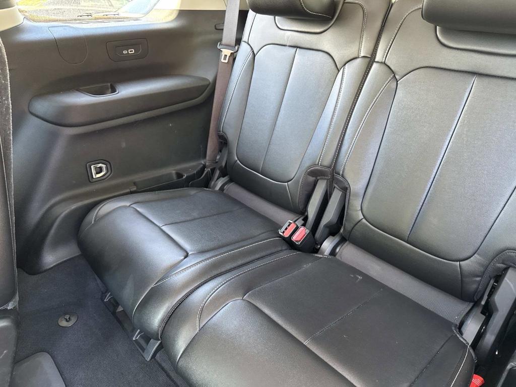 used 2024 Jeep Grand Cherokee L car, priced at $35,369