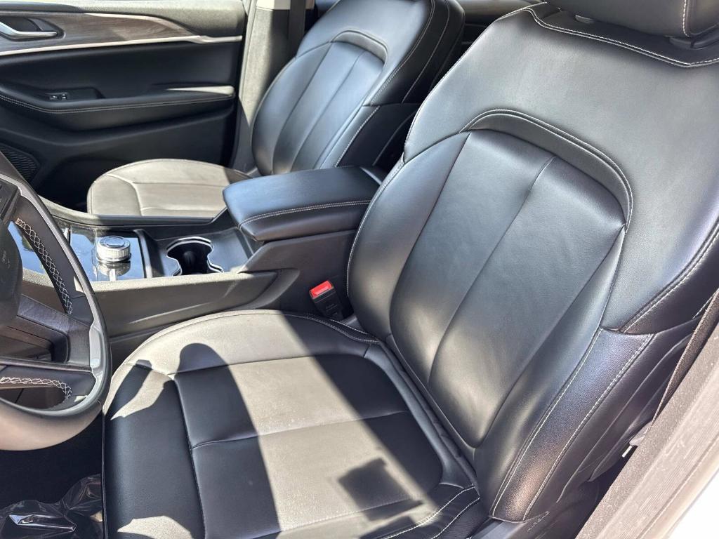 used 2024 Jeep Grand Cherokee L car, priced at $35,369