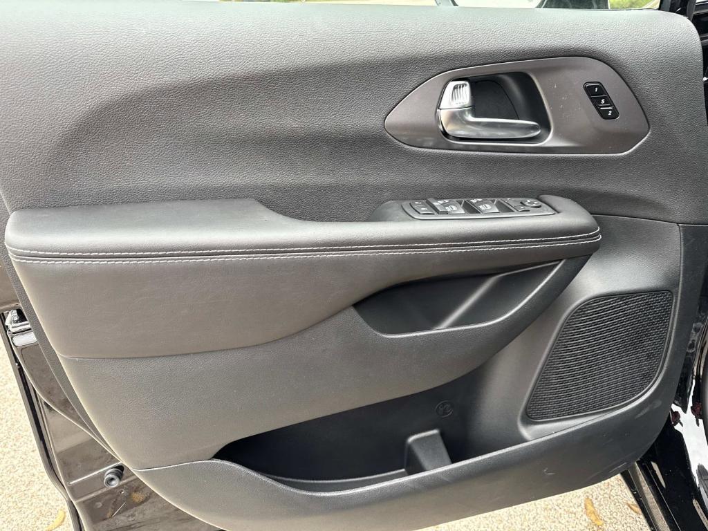 new 2026 Chrysler Pacifica car, priced at $51,409