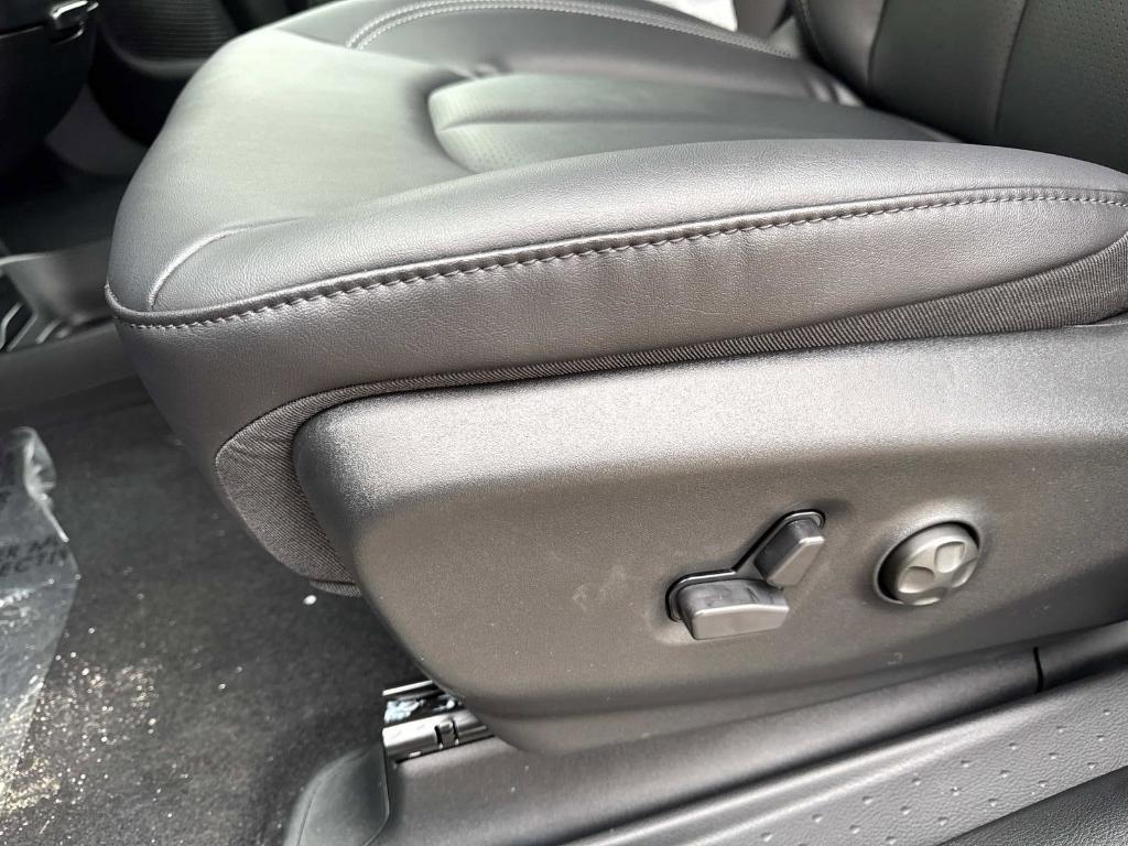 new 2026 Chrysler Pacifica car, priced at $51,409