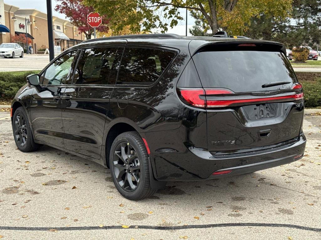 new 2026 Chrysler Pacifica car, priced at $51,409