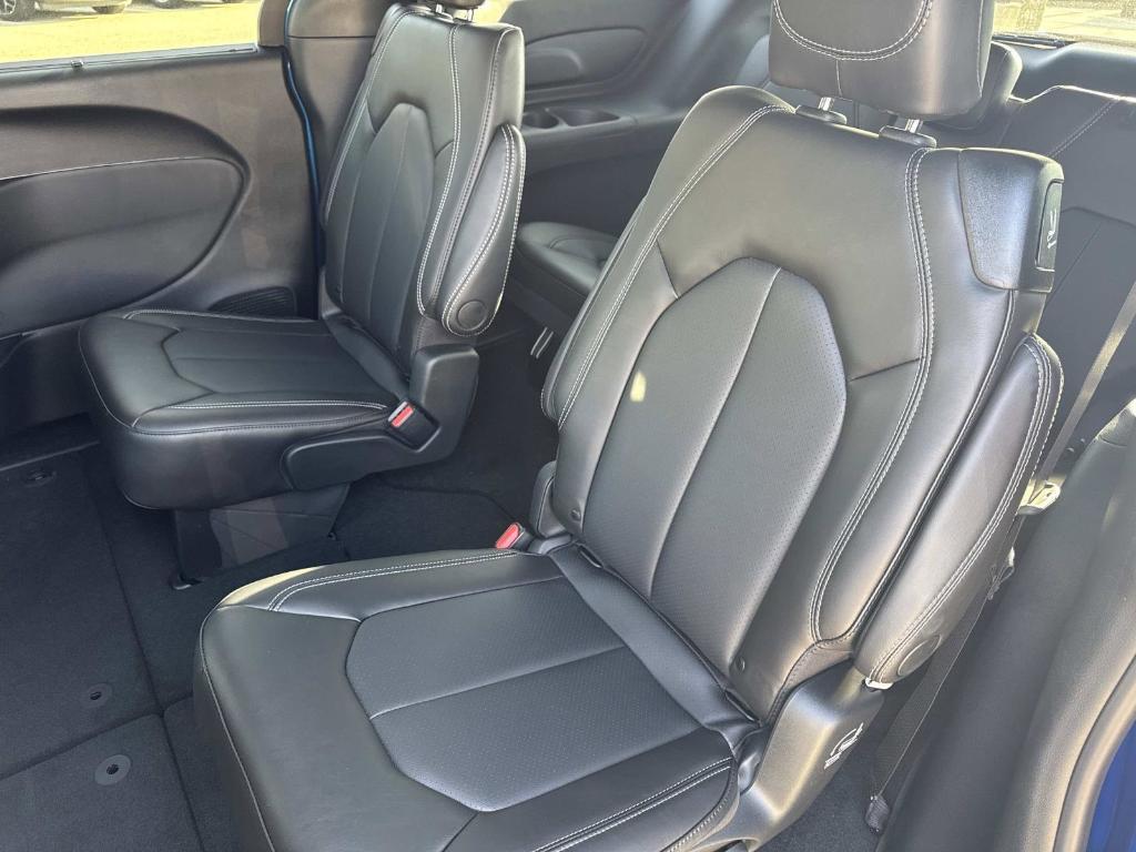 new 2026 Chrysler Pacifica car, priced at $47,304