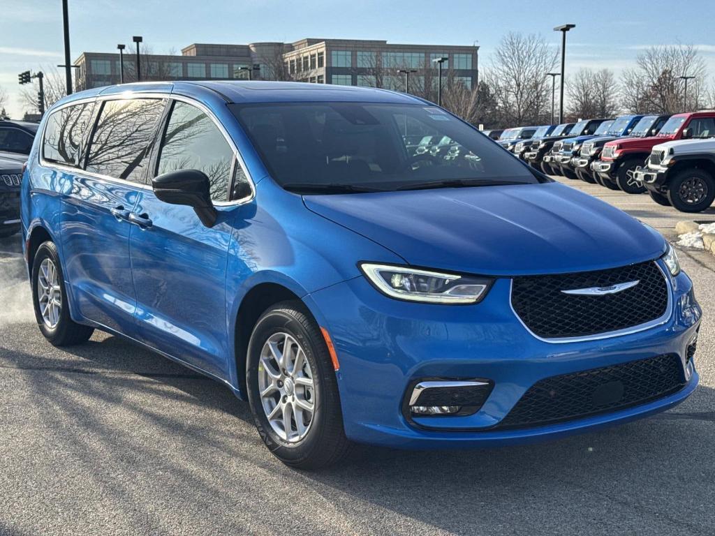 new 2026 Chrysler Pacifica car, priced at $47,304