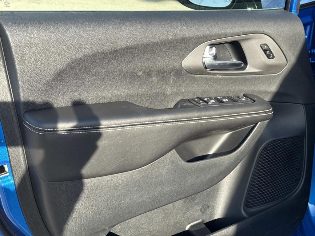 new 2026 Chrysler Pacifica car, priced at $47,304