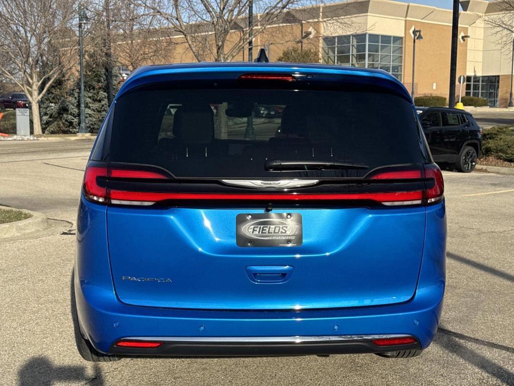 new 2026 Chrysler Pacifica car, priced at $47,304