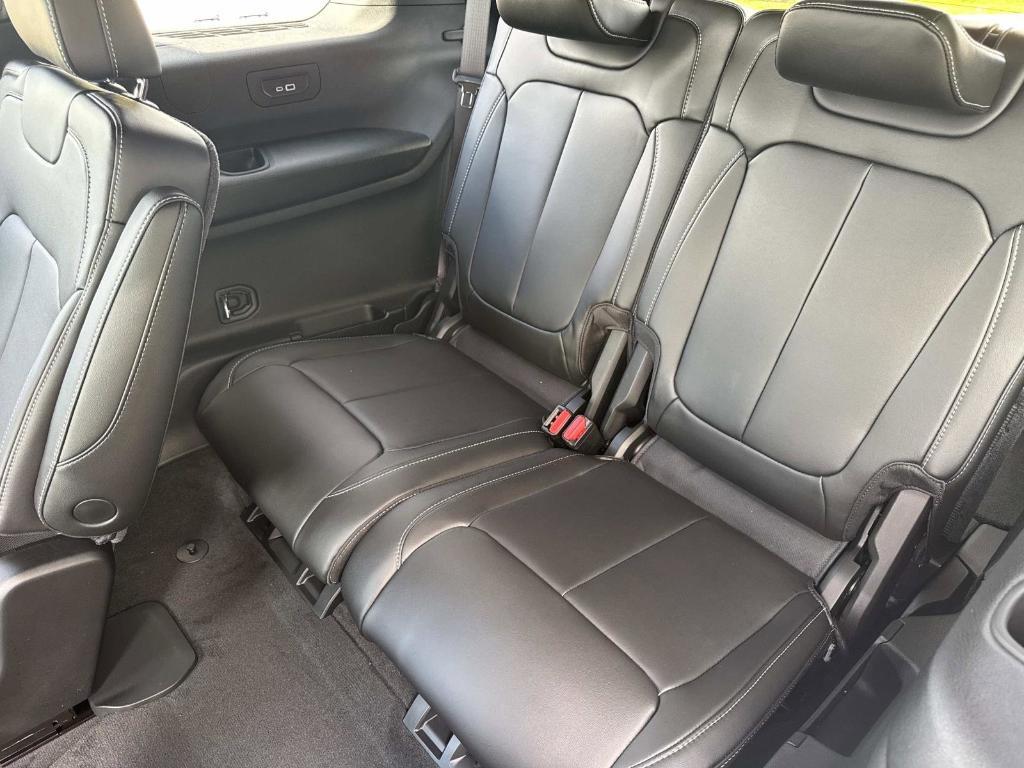 new 2026 Jeep Grand Cherokee L car, priced at $51,984