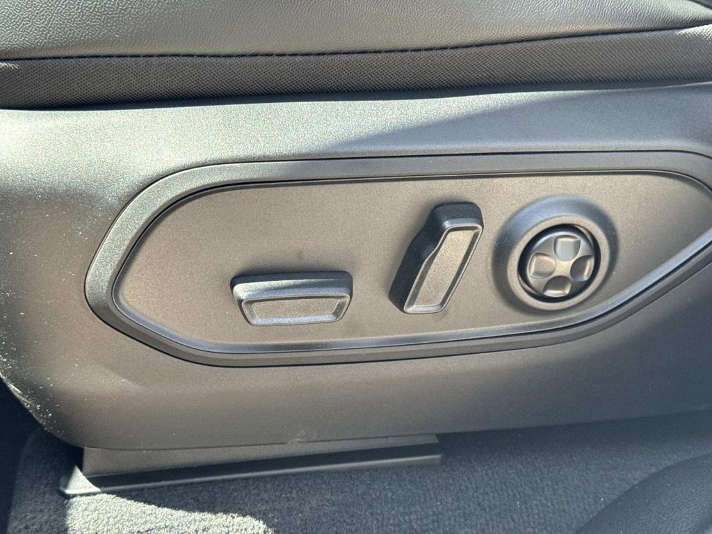 new 2026 Jeep Grand Cherokee L car, priced at $51,984